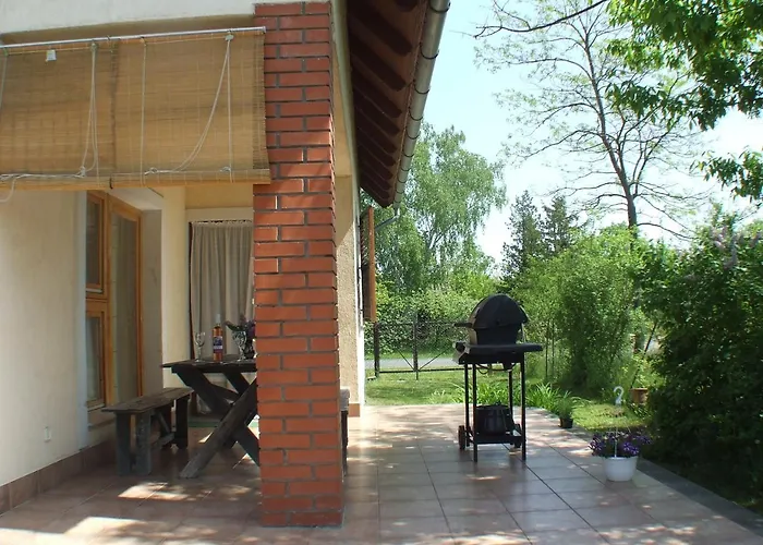 Boby Nyaralo Фоньод