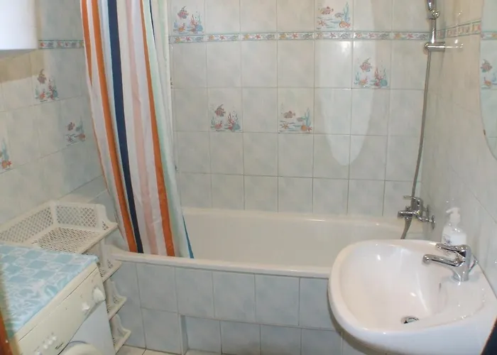 Boby Nyaralo Дом отдыха *