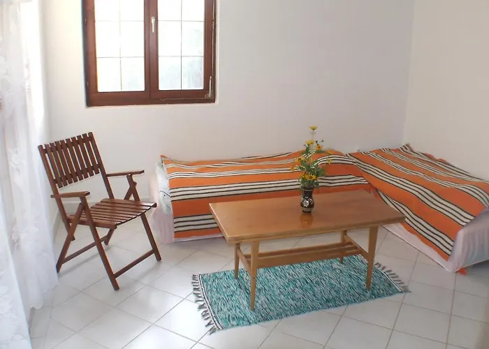 Boby Nyaralo Фоньод